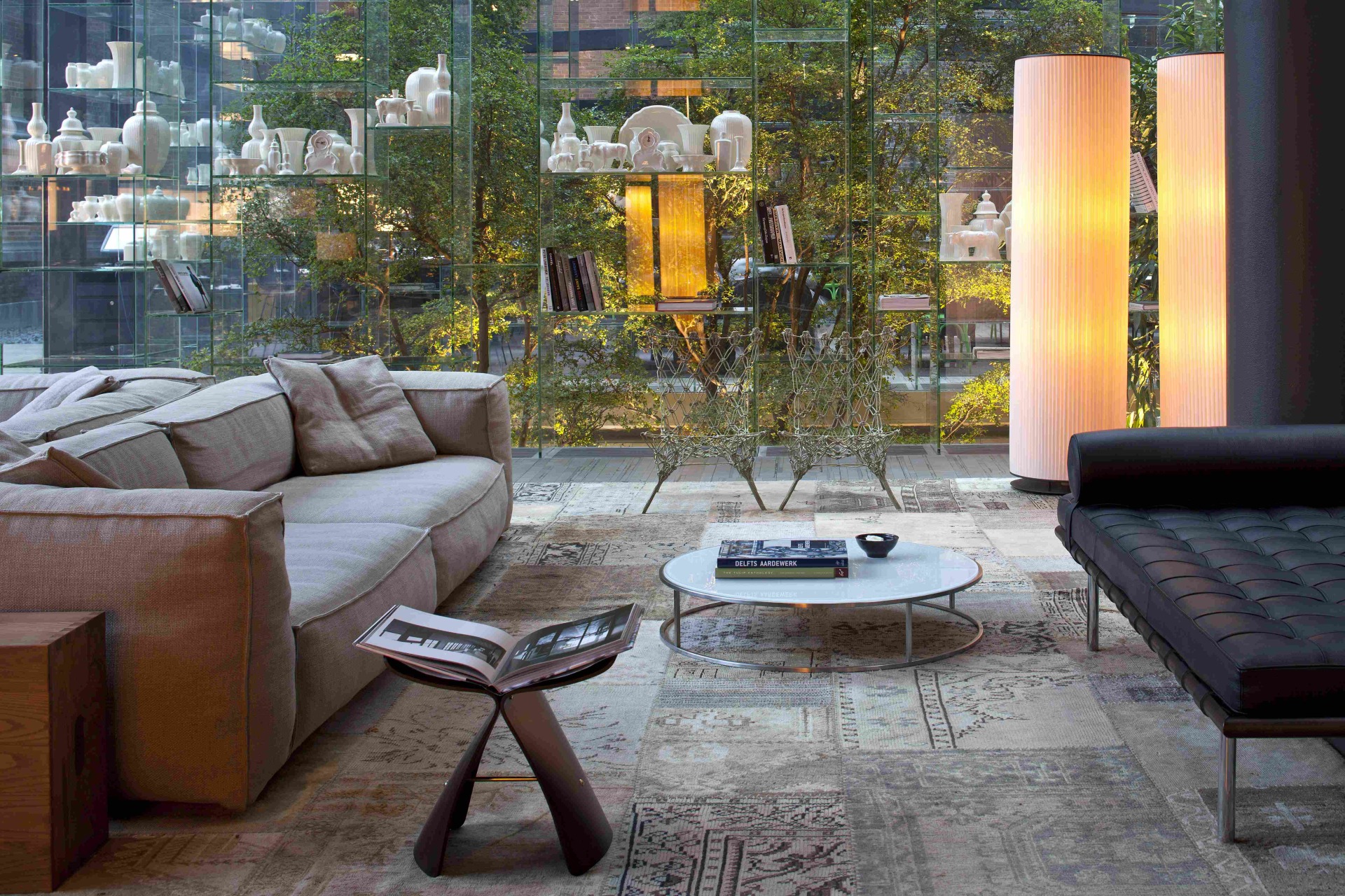 Innenansicht der Lounge des Conservatorium Hotels